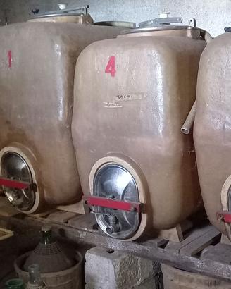 botti e tini per vino in vetroresina
