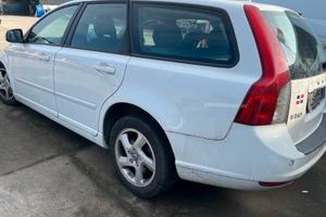 Disponibili ricambi usati per Volvo V50 Station Wa