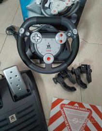 Volante Dual Force con pedali