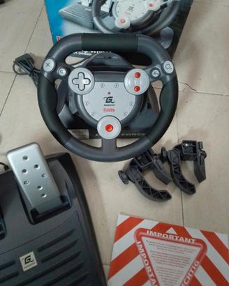 Volante Dual Force con pedali
