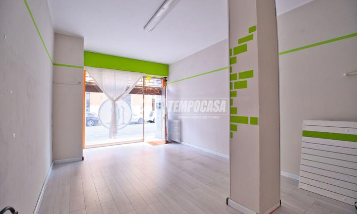 NEGOZIO IN ZONA CENTRO