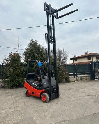 S113 Muletto Linde 16 q triplex alzata libera 420 