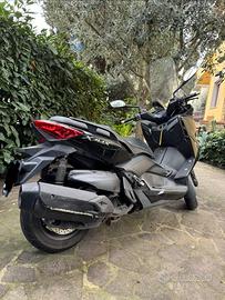 Yamaha X-Max 400