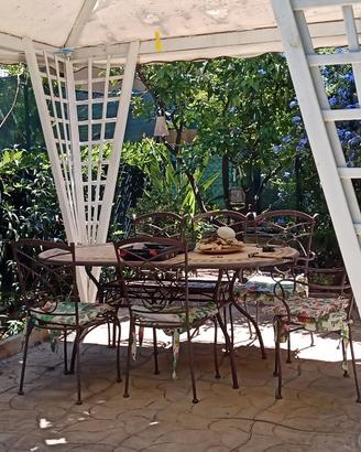 Gazebo in legno bianco