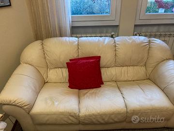 Divano piu due poltrone