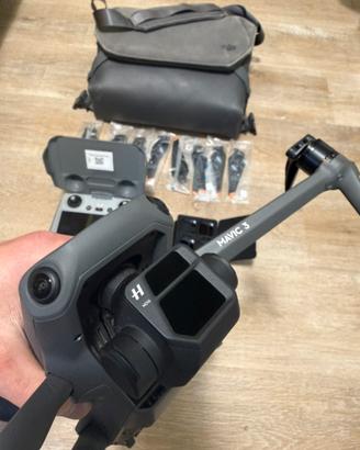 DJI Mavic 3 Fly More Combo