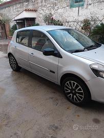 renault clio anno 2011