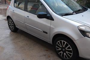 renault clio anno 2011