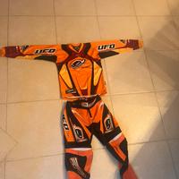 completo da motocross della marca UFO Plast