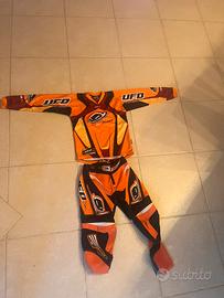 completo da motocross della marca UFO Plast