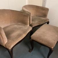 Set poltroncina vintage con poggiapiedi