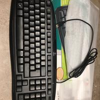 Tastiera Logitech per pc con cavo