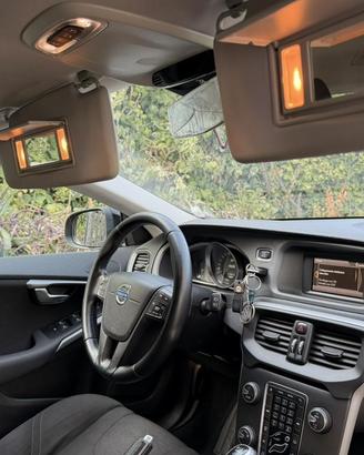 Volvo v40 d2- diesel 1.6 anno 2015