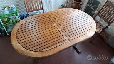 Tavolo in legno allungabile  con 4 sedie
