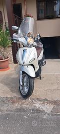 piaggio Beverly 300 i