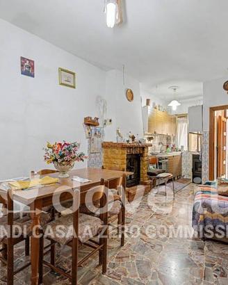 Casa indipendente di 260 m² con più di 5 locali e 
