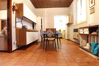 CASA INDIPENDENTE A TICENGO