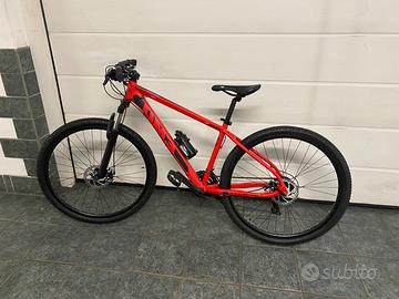 Bicicletta mountan bike