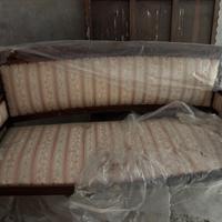 Divano antico in legno da restaurare