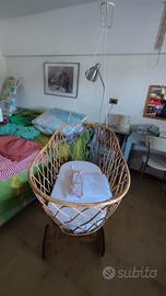 Culla in vimini con ruote e supporto zanzariera