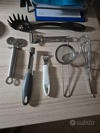 GRUPPO ATTREZZI DA CUCINA 7 PEZZI. NUOVI.