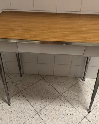 Tavolo in formica con sgabello anni ‘70