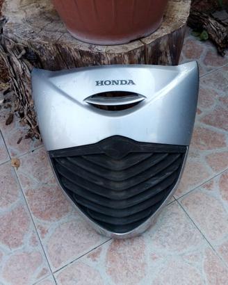 Scudo anteriore Honda SH 150i  (2003-2008)