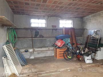 Casa indipendente di 180 m² con più di 5 locali a 