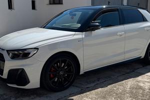 AUDI A1 Sportback 40 TSFSI Identity Black