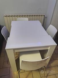 Tavolo consolle allungabile con 4 sedie