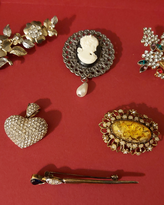 Lotti di bigiotteria vintage