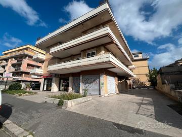 Torrevecchia - locale commerciale angolare
