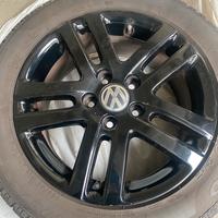 4 gomme con cerchi neri 205/55 R16 Volkswagen