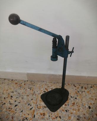Tappabottiglie Vintage manuale a colonna