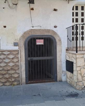 Negozio 70 mq - VICO CENTRO