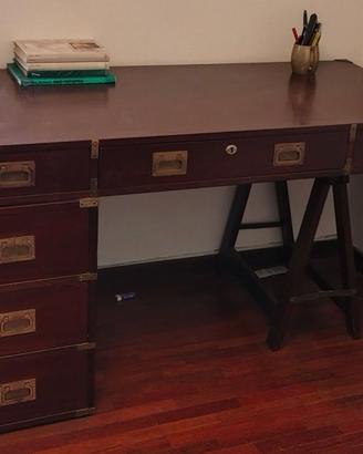 Scrivania vintage in legno con cassetti