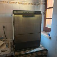 Lavastoviglie per ristorante