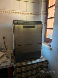 Lavastoviglie per ristorante