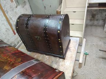 Bauletto antico in eco pelle in eccellenti condizi