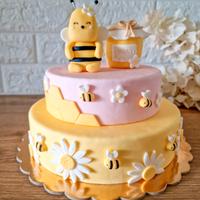 Torta finta scenografica tema Api 