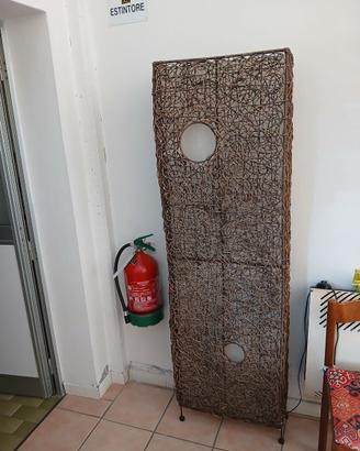 Lampada da terra in rattan