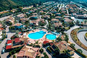 Bilocale in residence con piscina AC/74