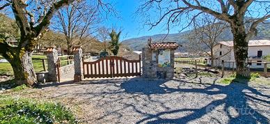 Intera proprietà e attività annessa