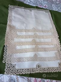 set tovagliette in lino e merletto al tombolo