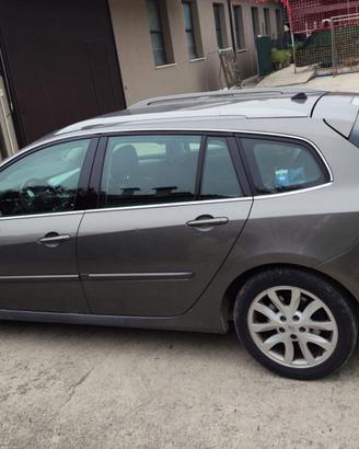 Renault laguna sport 2000
