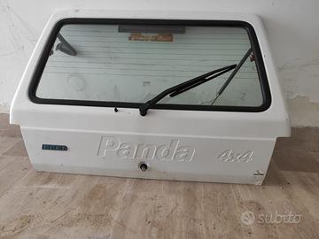 cofano con scritta panda 4x4 incisa