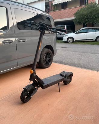 Monopattino elettrico Ausom