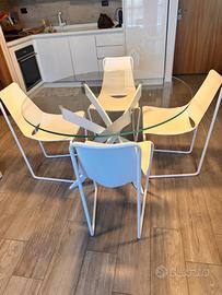 Tavolo più 4 sedie
