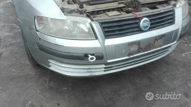 Paraurti anteriore fiat stilo 2006 - 5 porte