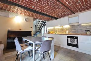 CASA SEMINDIPENDENTE A CASTAGNETO PO